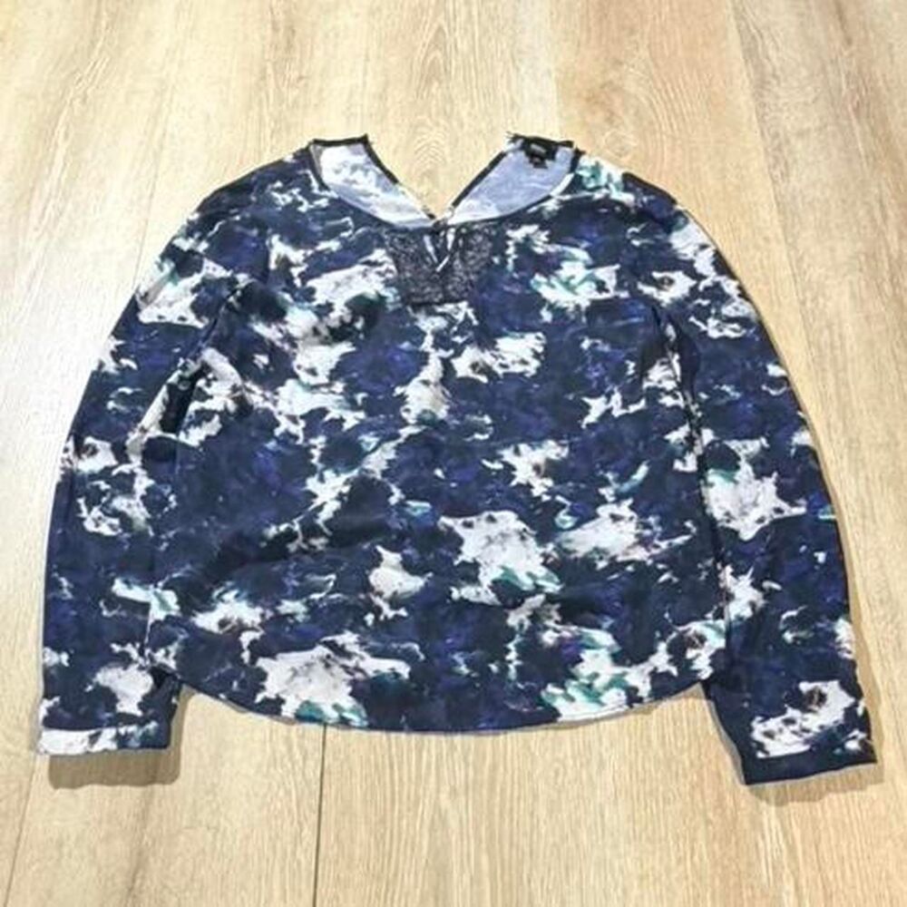 Unbranded Women's Blue and Navy Shirt